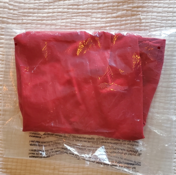 NWT - Love Tee Short Sleeve V-Neck T-Shirt Curved Hem - Picture 4 of 4